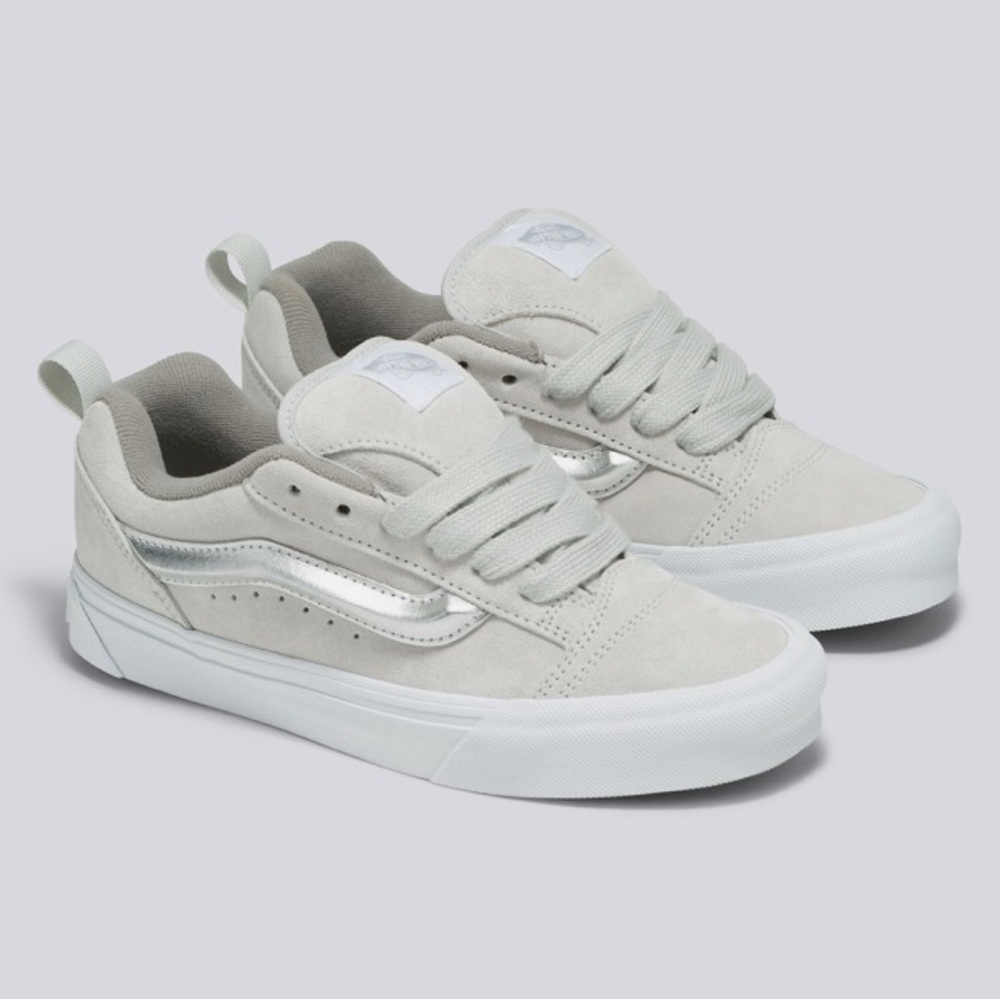 New Vans Knu Skool Shoes - Metallic Silver/ True White (VN0009QCX1K)